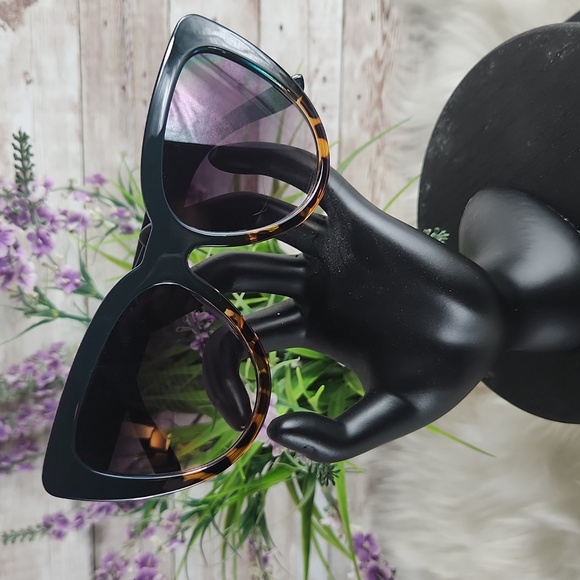 Fashion Sunglasses, women's green and Tortoise shell sunglasses. - Picture 2 of 6